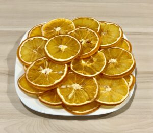plastry suszonych pomarańczy